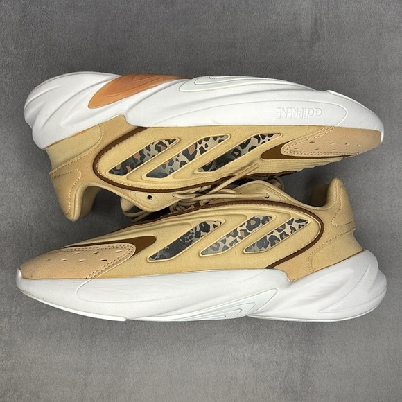 🔥🔥🔥 adidas Originals Ozelia sneakers with leopard stripes in beige Size: 10🔥🔥🔥 - Picture 6 of 10